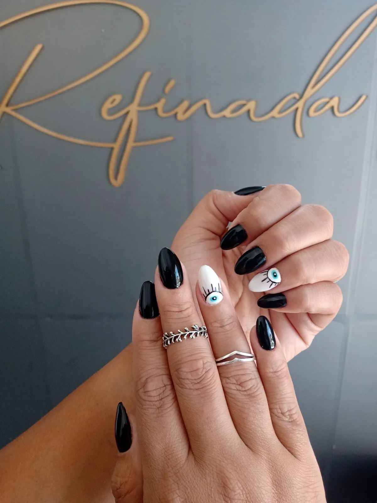 Preto e branco — Refinada Beauty, Maceió
